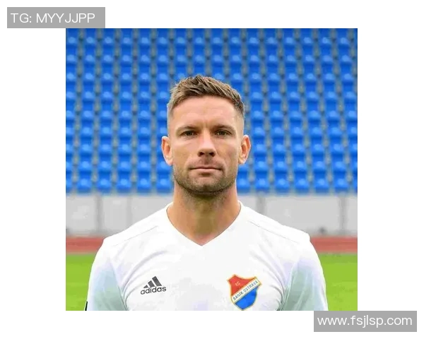 足球明星形象大比拼选择你的最爱球员照片展示魅力与风采