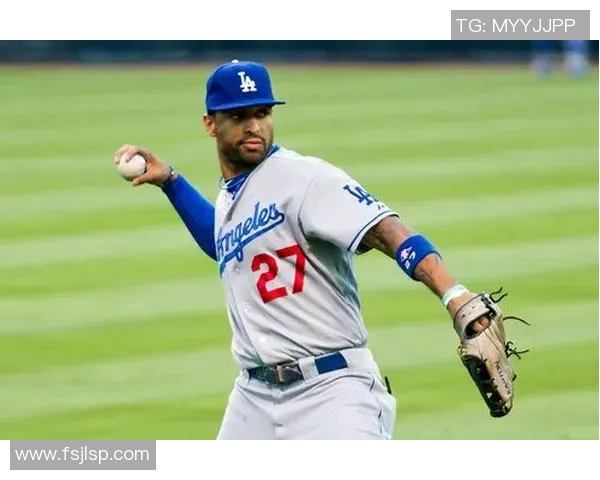 足球明星的秋衣背后隐藏的时尚秘密与运动精神解析